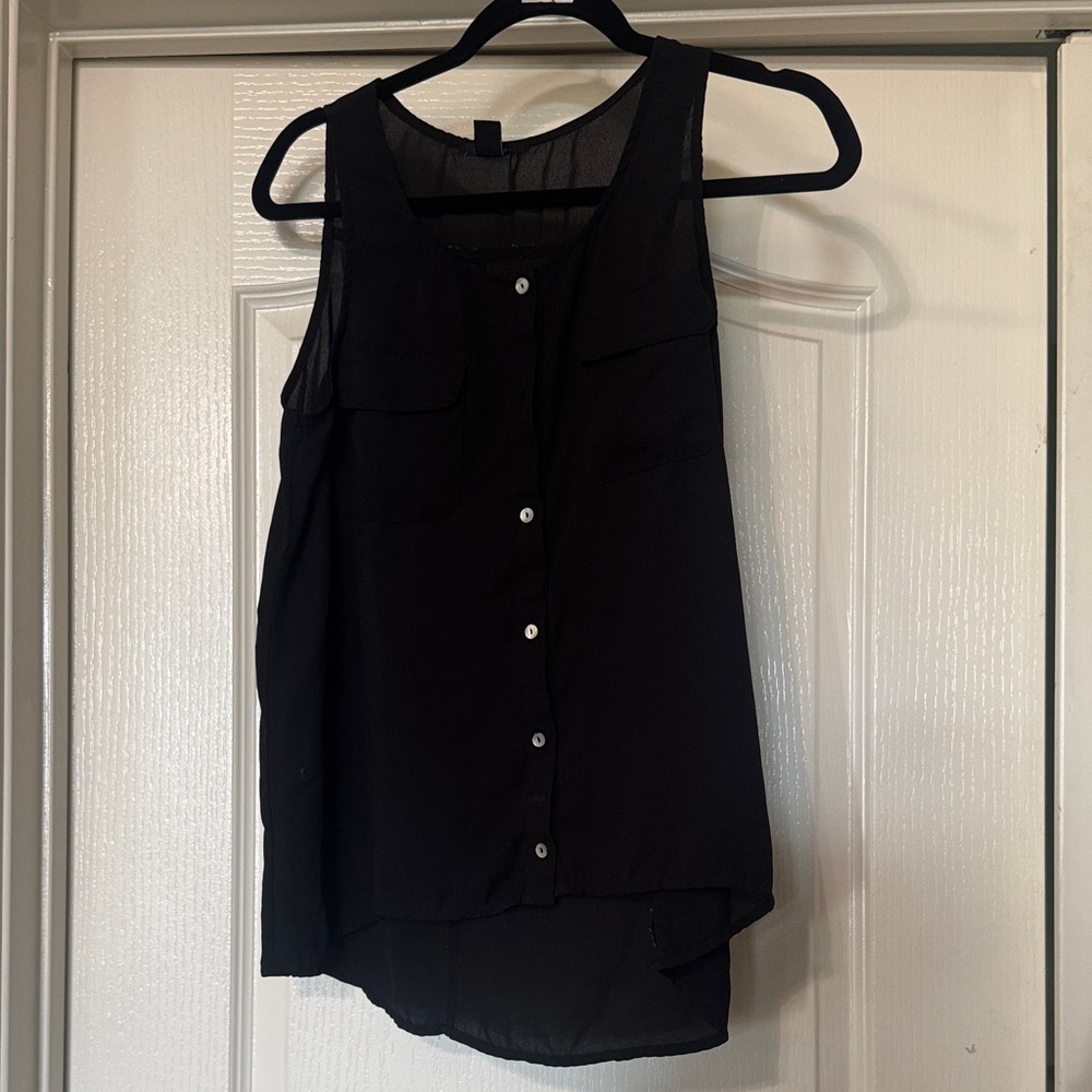 Black Sleeveless Button-Up Hi/Lo Top